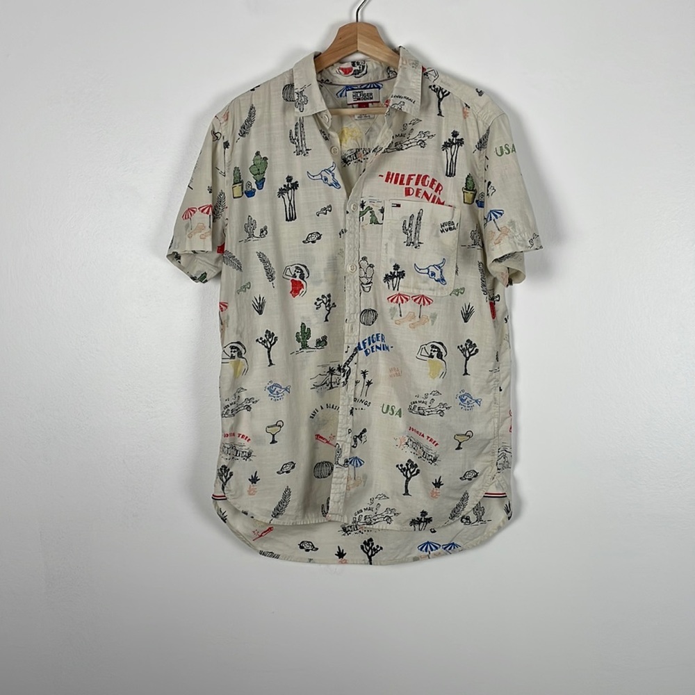 Tommy Hilfiger Denim men's short sleeve button down front pocket vacation shirt